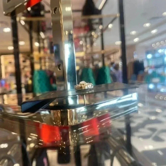 PEARL HEART PADLOCK STUD EARRINGS COACH - Picture 4 of 6